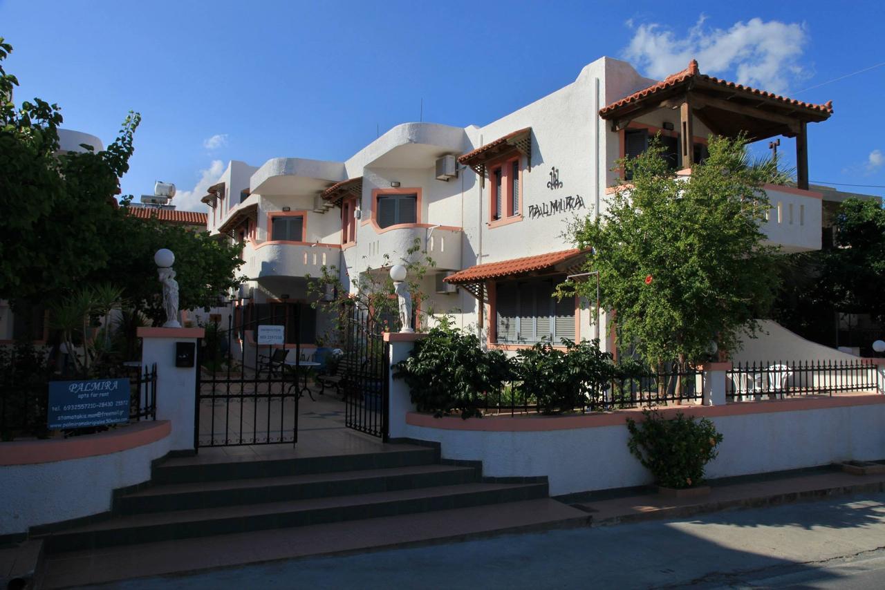 Palmira Apartments Makrýgialos Exteriör bild